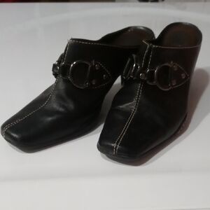 Black Leather Aerosoles Womens Size 5.5 Mules
